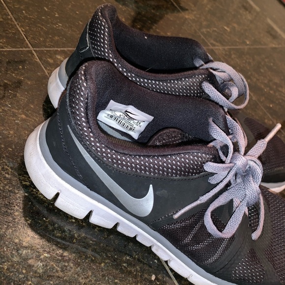 ✨NIKE runners✨ - Picture 2 of 5